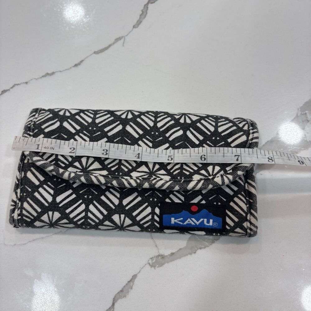 KAVU Wallet Big Spender Trifold Canvas Black/White With Black Inner Lining - Picture 4 of 4